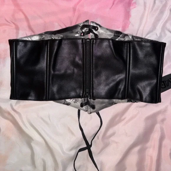 NWT Dolls Kill Widow Bound By Soul Waist Cincher Corset Size L/XL - Picture 11 of 15